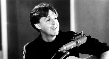 Náhledový obrázek k článku Slavní muzikanti na ulici. McCartneymu nekoukali do očí, U2 hráli v přestrojení
