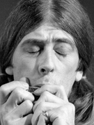 Náhledový obrázek k článku NEKROLOG: Zemřel John Mayall. Otec britského blues měl obdivuhodný čich na talenty