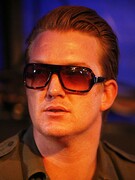 Náhledový obrázek k článku Glosa: Je Josh Homme špatný otec? Nesmí se přiblížit k dceři