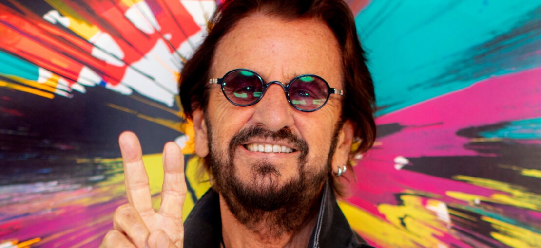 Obrázek k článku GLOSA: Ringo Starr šíří v novém klipu poselství peace & love s mladistvým elánem