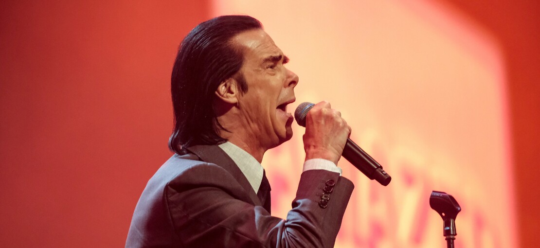 Obrázek k článku NAŽIVO: Nick Cave nechal fanouškům nahlédnout do duše. Z O2 areny učinil svůj svět