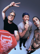 Náhledový obrázek k článku GLOSA: Blink-182 vyrazili na pouť. Comeback je to průměrný, rádia však nadchne