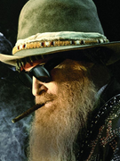 Náhledový obrázek k článku Hlavní vousáč Billy F. Gibbons přijede poprvé bez ZZ Top