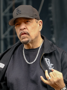 Náhledový obrázek k článku Naštvaný dědek Ice-T vyfuckoval Rock for People i muže s vagínami