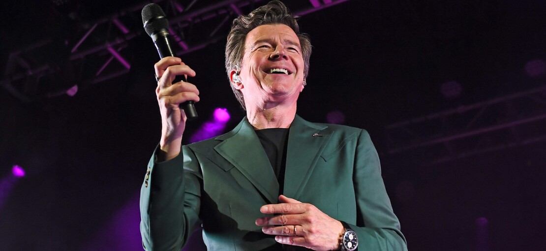 Obrázek k článku NAŽIVO: Žádná zapomenutá vykopávka z osmdesátek. Rick Astley roztančil Berlín