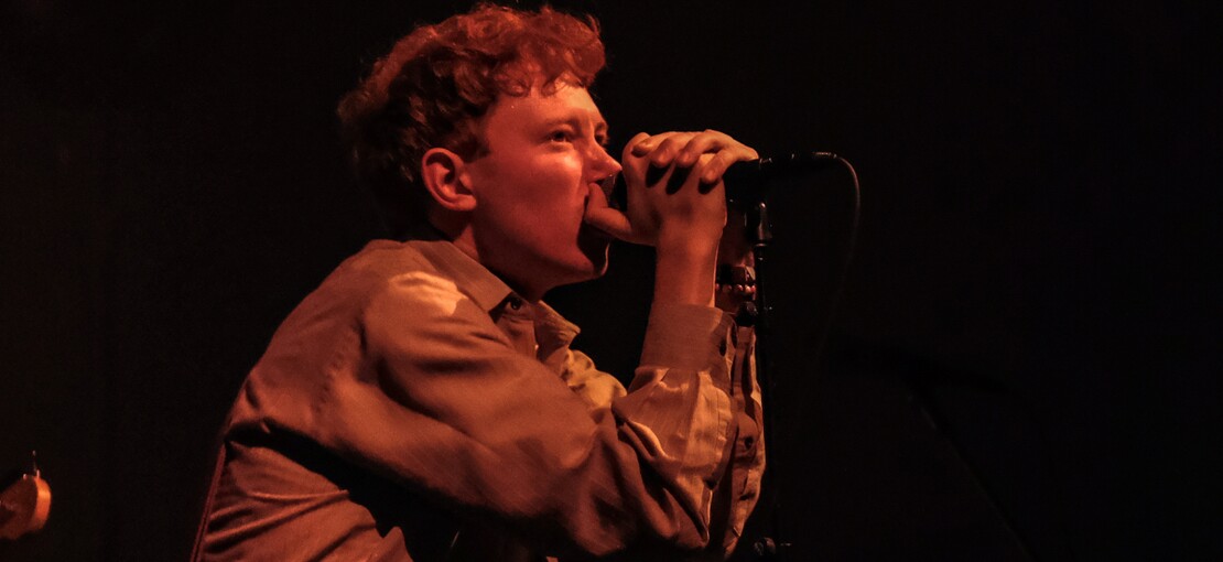 Obrázek k článku NAŽIVO: King Krule zmáčel Prahu emocemi. Jeho koncert měl duši