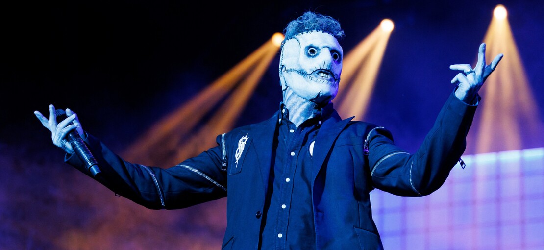 Obrázek k článku Bez Clowna, s nemocným hlasem. Slipknot přesto na Rock for People rozpoutali peklo