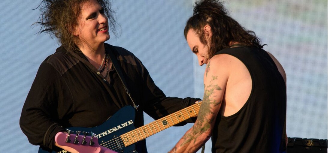 Obrázek k článku Zrazený baskytarista Simon Gallup opustil The Cure. Znamená to konec kapely?